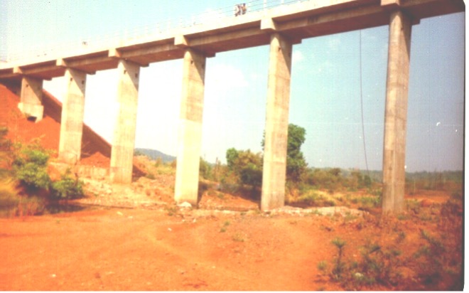 Nullah crossings with high embankments and continuous portal bridges